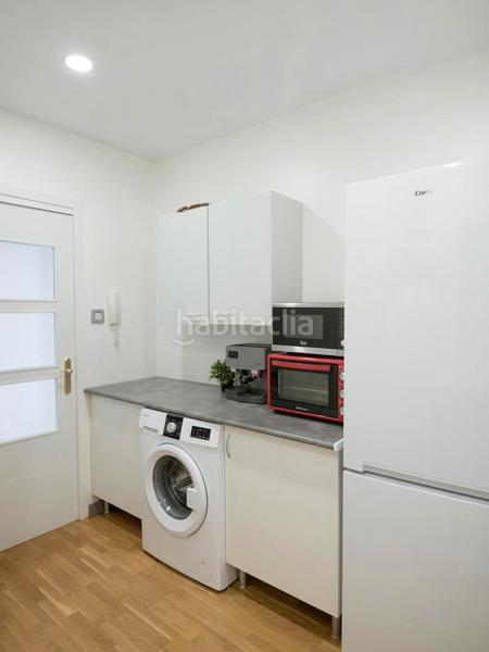 Foto 83df2268-e623-4412-a4a0-b1398de9e9e1. Rent flat with heating in Sant Antoni Barcelona