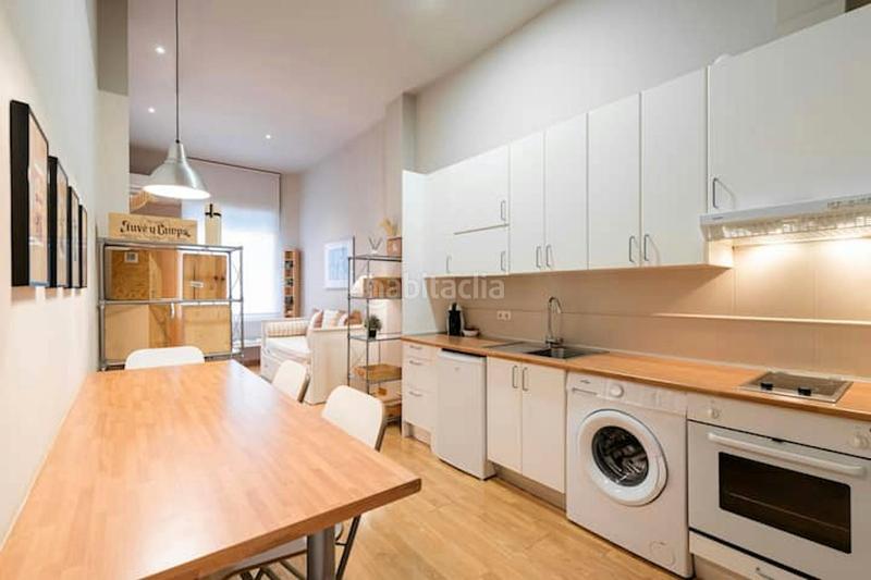 Foto 7c3f0464-b6d0-44b7-b7b9-61d92b1d81eb. Rent flat in Valdeacederas Madrid