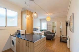 Miete Etagenwohnung  N/a. Carrer del vallès, barcelona