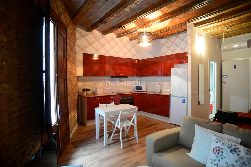 Foto 896c51ce-762a-4d29-a5d4-98f77aab173a. Affitto appartamento con riscaldamento in Raval Barcelona