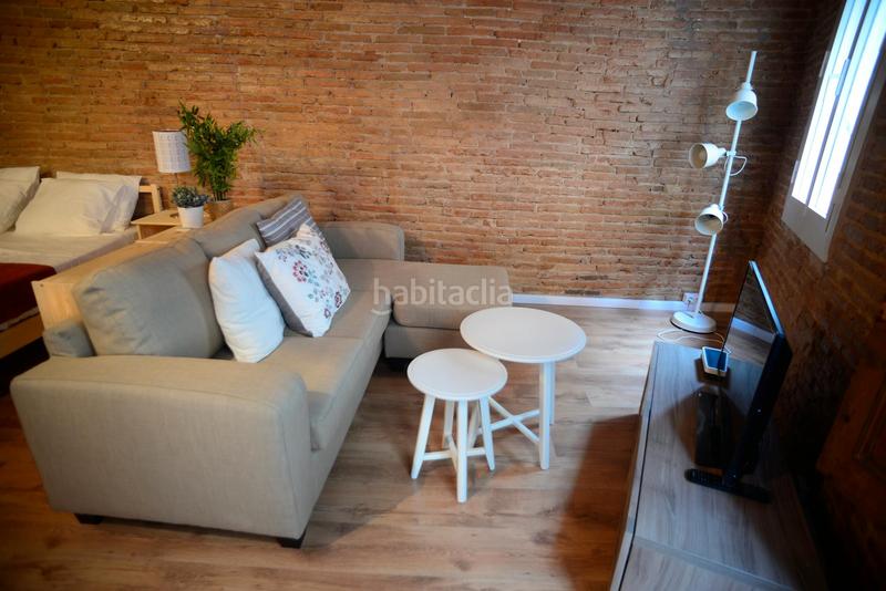 Foto 4c043fa5-eab3-4fd4-8f87-d7265676e5fd. Alquiler piso carrer de ferlandina, en Raval Barcelona