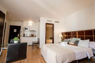 Miete Etagenwohnung  N/a. Calle de leganitos, madrid