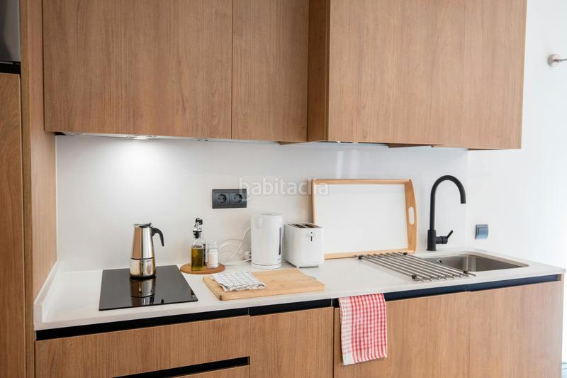 Foto d18af06a-8e5d-4a2f-8622-48e7e35644fe. Alquiler piso calle felipe díaz, en Almendrales Madrid