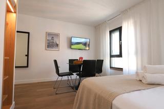 Location Appartement  N/a. Calle de leganitos, madrid