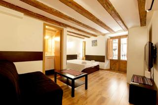 Location Appartement  N/a. Carrer nou de la rambla, barcelona