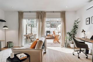 Location Appartement  N/a. Carrer daribau, barcelona