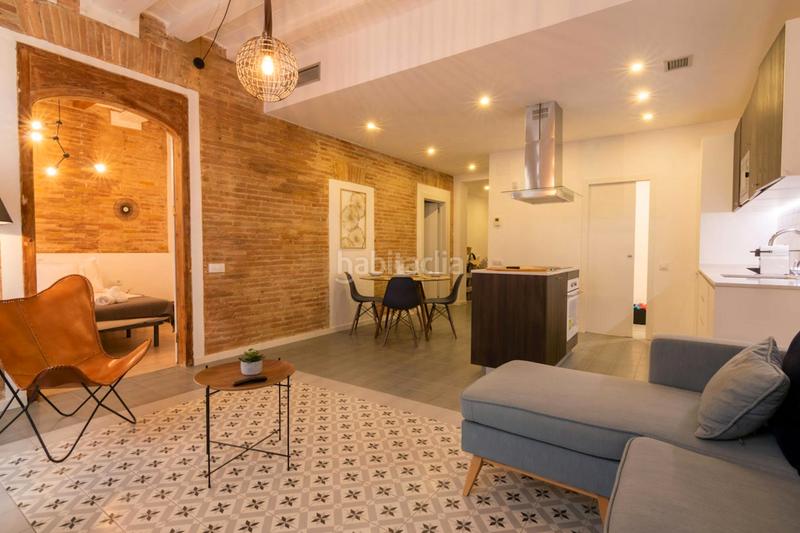 Foto 9669f003-49f3-4b2c-8ba2-cb6fed2e5847. Rent flat with heating in Raval Barcelona