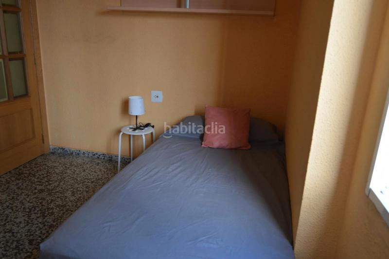Foto 9fba7fbf-69bf-43c7-a159-dad904a72e68. Alquiler piso carrer sants just i pastor, en Aiora Valencia