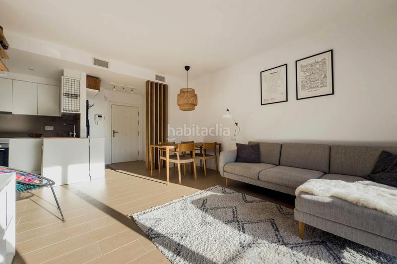 Foto b5305155-bbd9-4751-bf30-ed1369881aef. Lloguer pis amb calefacció aparcament a Poblenou Barcelona