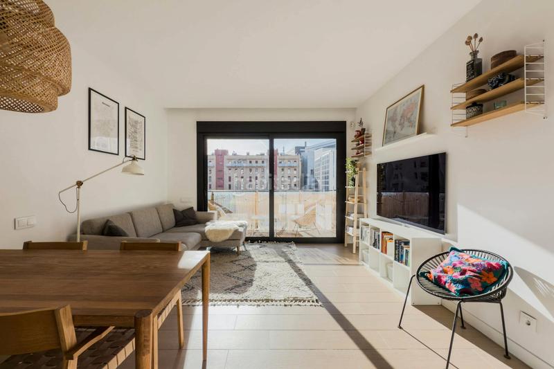 Foto 3c5e096d-be44-49a0-824c-b072638f6d8b. Miete etagenwohnung mit heizung parking in Poblenou Barcelona