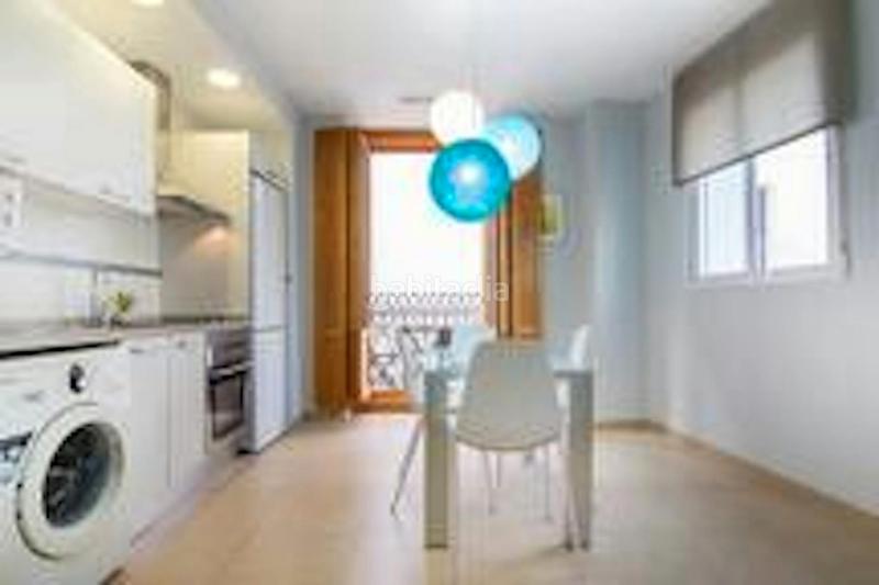 Foto ed9f7fea-4c47-4b87-b2f3-b6d6f3c35a02. Rent flat with heating in El Mercat Valencia