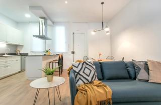 Miete Etagenwohnung  N/a. Carrer de la lluna, barcelona