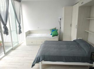 Location Appartement  N/a. Plaza del general vara del rey, madrid