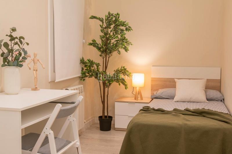 Foto 6655752d-d886-4c3a-875e-fbfac6ea15bc. Rent flat with heating in Sant Antoni Barcelona