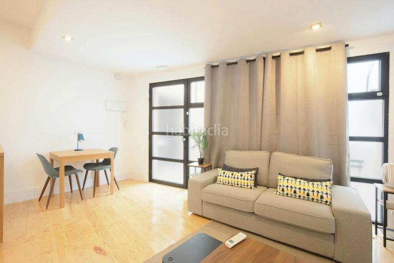 Foto bcb3f3b6-b870-48d9-b8da-aa9a6be10c70. Alquiler piso calle del capitán blanco argibay, en Madrid