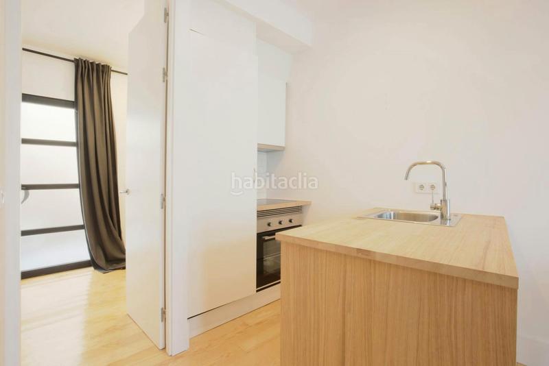 Foto f1adddf3-93a3-494c-8374-4fe58440605b. Rent flat with heating in Valdeacederas Madrid