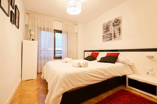 Location Appartement  N/a. Calle de federico moreno torroba, madrid