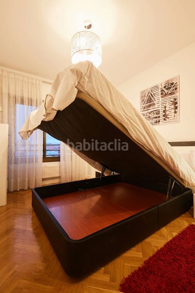 Foto 7c51a17c-100e-477c-8d3c-38908f7ad7eb. Rent flat in Adelfas Madrid