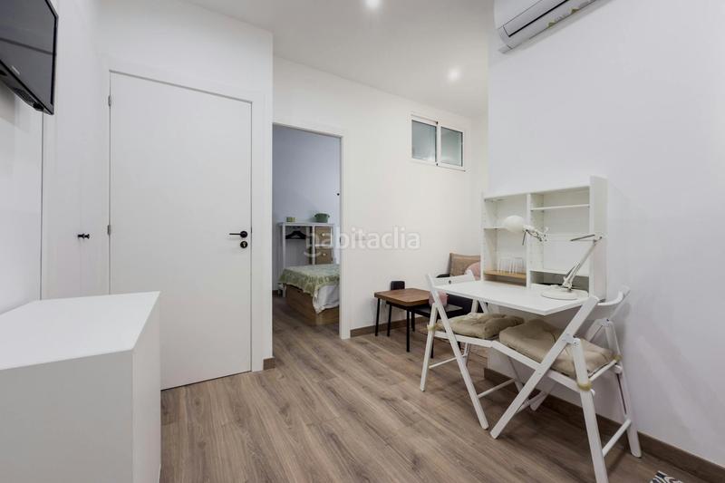 Foto c689a7cf-fe54-49bb-9296-03b50627d1c0. Miete etagenwohnung mit heizung in Raval Barcelona