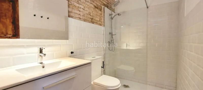 Foto e8e99378-e42a-4ef8-be79-790f38fe3a1c. Alquiler piso carrer bernabé garcía, en Natzaret Valencia