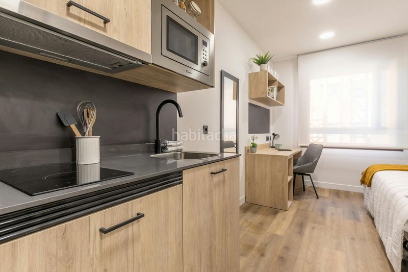 Foto 3c90a7e0-e75a-440d-a14c-15ee7414709f. Lloguer edifici a Tres Olivos-Valverde Madrid