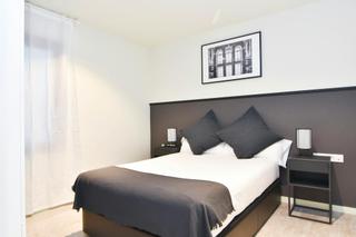 Miete Etagenwohnung  N/a. Carrer de la reina cristina, barcelona