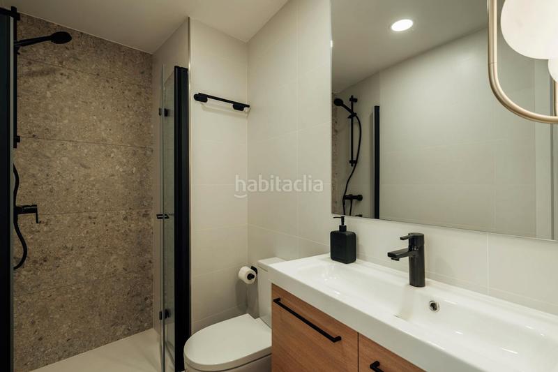 Foto 526943cc-a861-4c33-80f7-366c2d5f6751. Miete etagenwohnung mit heizung in Raval Barcelona