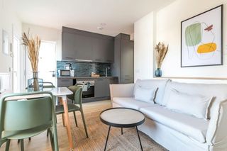 Miete Etagenwohnung  N/a. Calle pinos alta, madrid