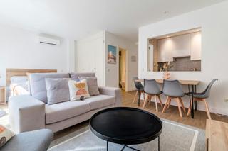 Rent Flat  N/a. Calle de matilde landa, madrid