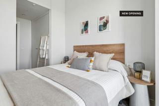 Miete Etagenwohnung  N/a. Calle de josé antonio rebolledo y palma, madrid