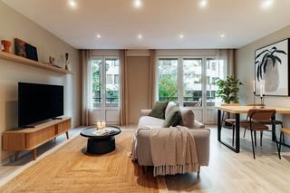 Location Appartement  N/a. Carrer daribau, barcelona