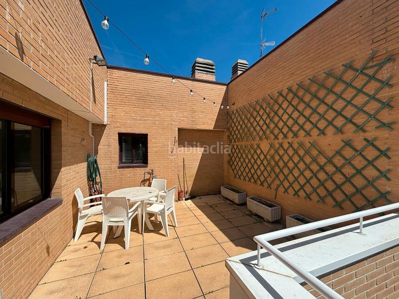 Foto fdd0db3f-f500-46ed-a677-a3c79c3d19ec. Location appartement avec chauffage parking dans Valdezarza Madrid