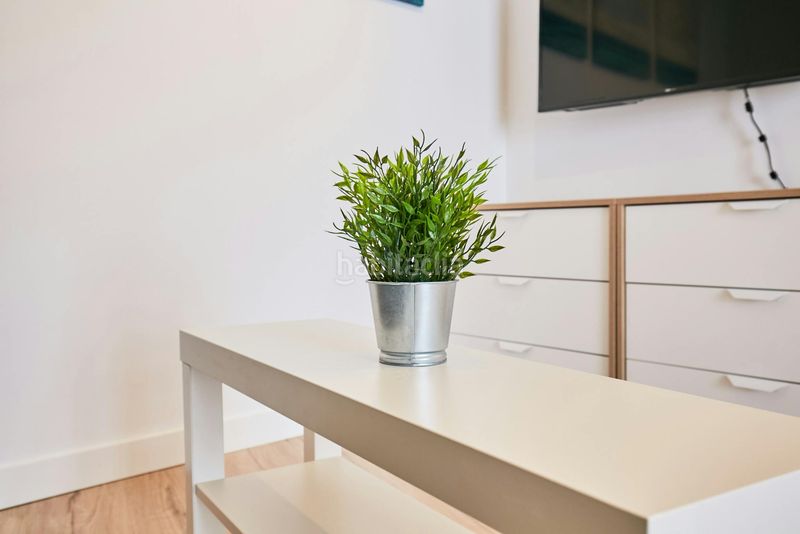 Foto d2707f0c-f373-4511-a722-bbcf4d4b9059. Rent flat with heating in Valdeacederas Madrid