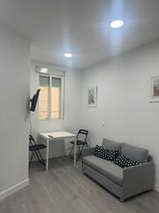 Rent Flat  N/a. Calle de blasco de garay, madrid