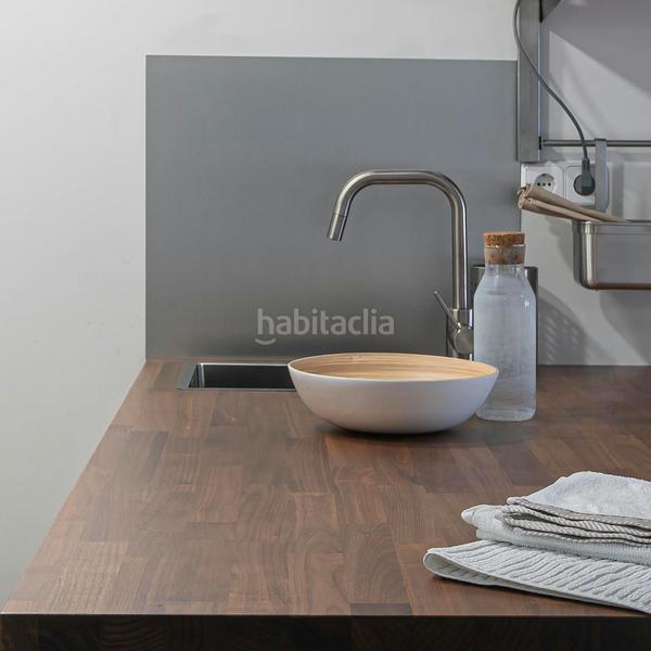 Foto f66fbc95-daad-4b6a-bf5b-7716b77f8690. Alquiler piso avenida de alberto de alcocer, en Nueva España Madrid