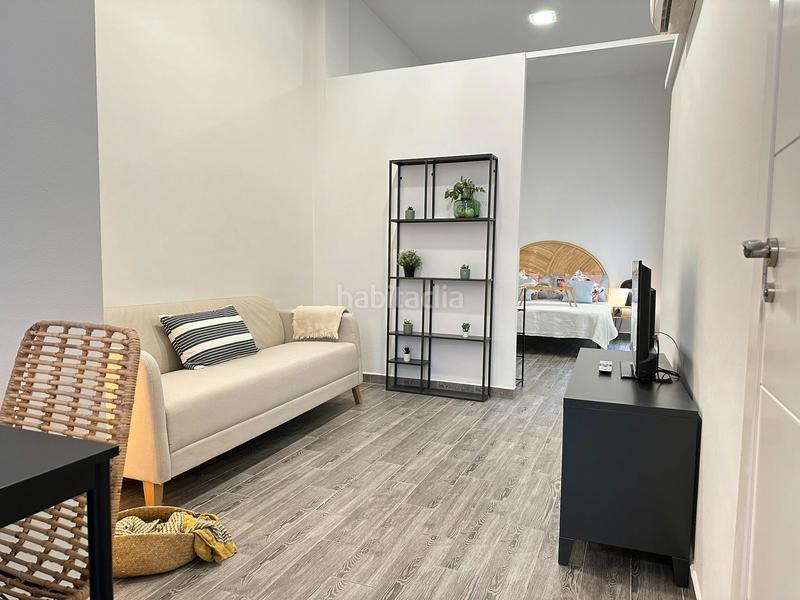 Foto ca21f7e2-2e3b-44b0-bf3c-b5c12859576f. Alquiler piso calle de la gaviota, en Vista Alegre Madrid