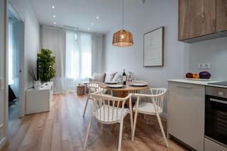 Location Appartement  N/a. Carrer daribau, barcelona