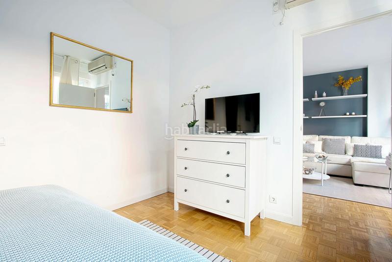 Foto 0b41b831-c225-45c4-acd6-460cfe148c69. Alquiler piso calle de la academia, en Jerónimos Madrid