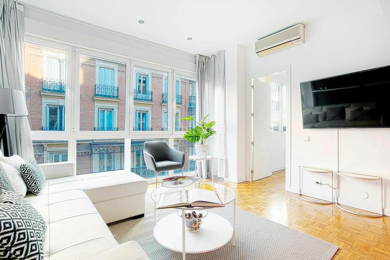 Foto fda25a3e-69a6-4ebc-a0b2-d3c9bb018c1e. Lloguer pis amb calefacció a Jerónimos Madrid