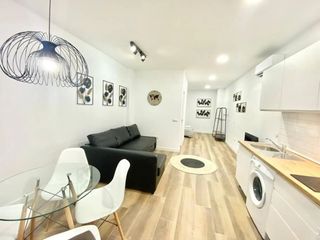 Miete Etagenwohnung  N/a. Calle de amparo usera, madrid