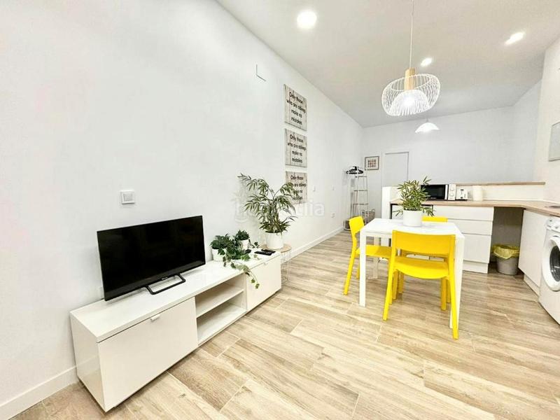 Foto 8be4a7fb-2496-4473-89a3-3d250a883941. Alquiler piso calle de mejorana, en Entrevías Madrid