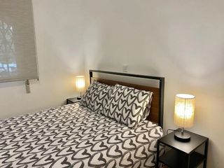 Miete Etagenwohnung  N/a. Calle mirasierra, madrid