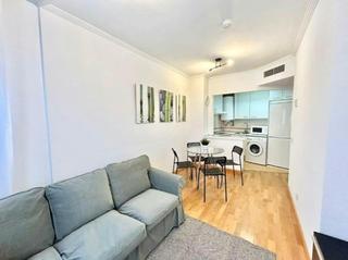 Rent Flat  N/a. Calle del puerto de pozazal, madrid