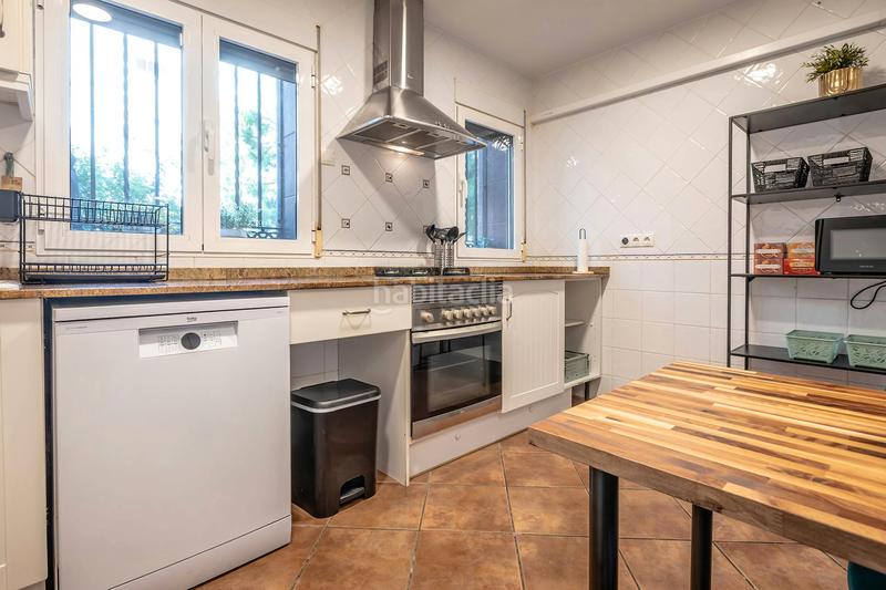 Foto ac6210f9-6dd9-4139-a3c7-276583ea2592. Rent flat with heating parking in Torrefiel Valencia