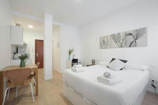 Location Appartement  N/a. Calle virgen de la alegría, madrid