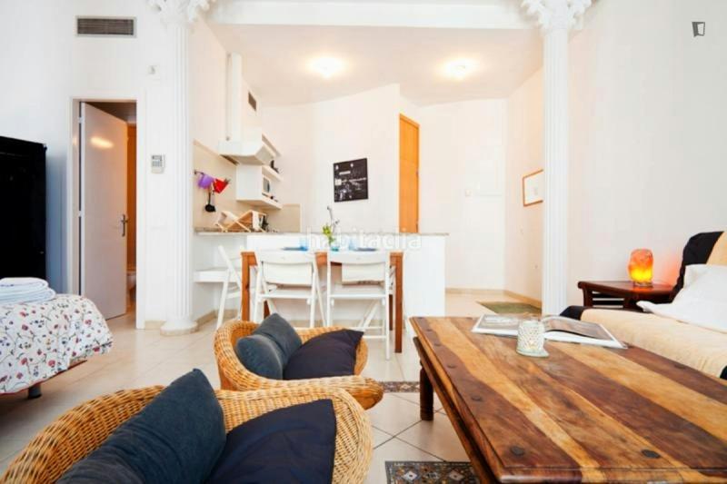 Foto 166a4418-07d5-4ca8-88f7-6cf29b92733e. Miete etagenwohnung mit heizung in Raval Barcelona