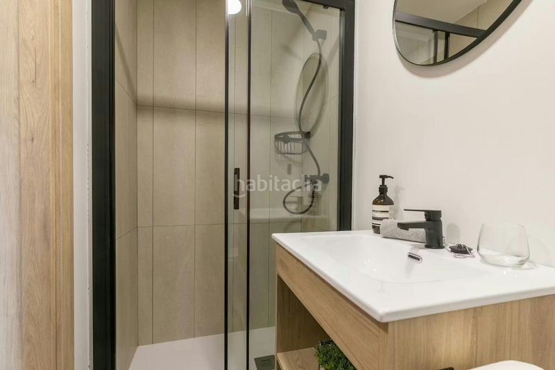 Foto b9aa67e8-2d92-4771-9b0f-c8012e8b02ba. Affitto edificio in Tres Olivos-Valverde Madrid