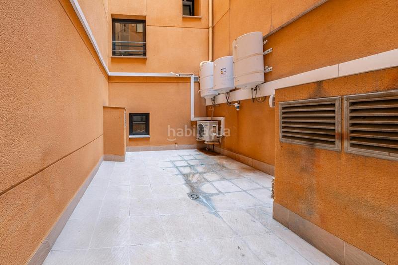 Foto 0ac8c830-f0c3-4c71-87fa-7689608969be. Lloguer pis amb calefacció aparcament a Fort Pienc Barcelona