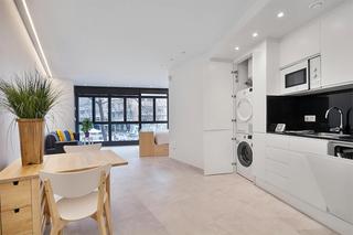 Location Appartement  N/a. Avinguda de mistral, barcelona