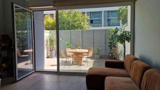 Rent Flat  N/a. Calle de julián camarillo, madrid